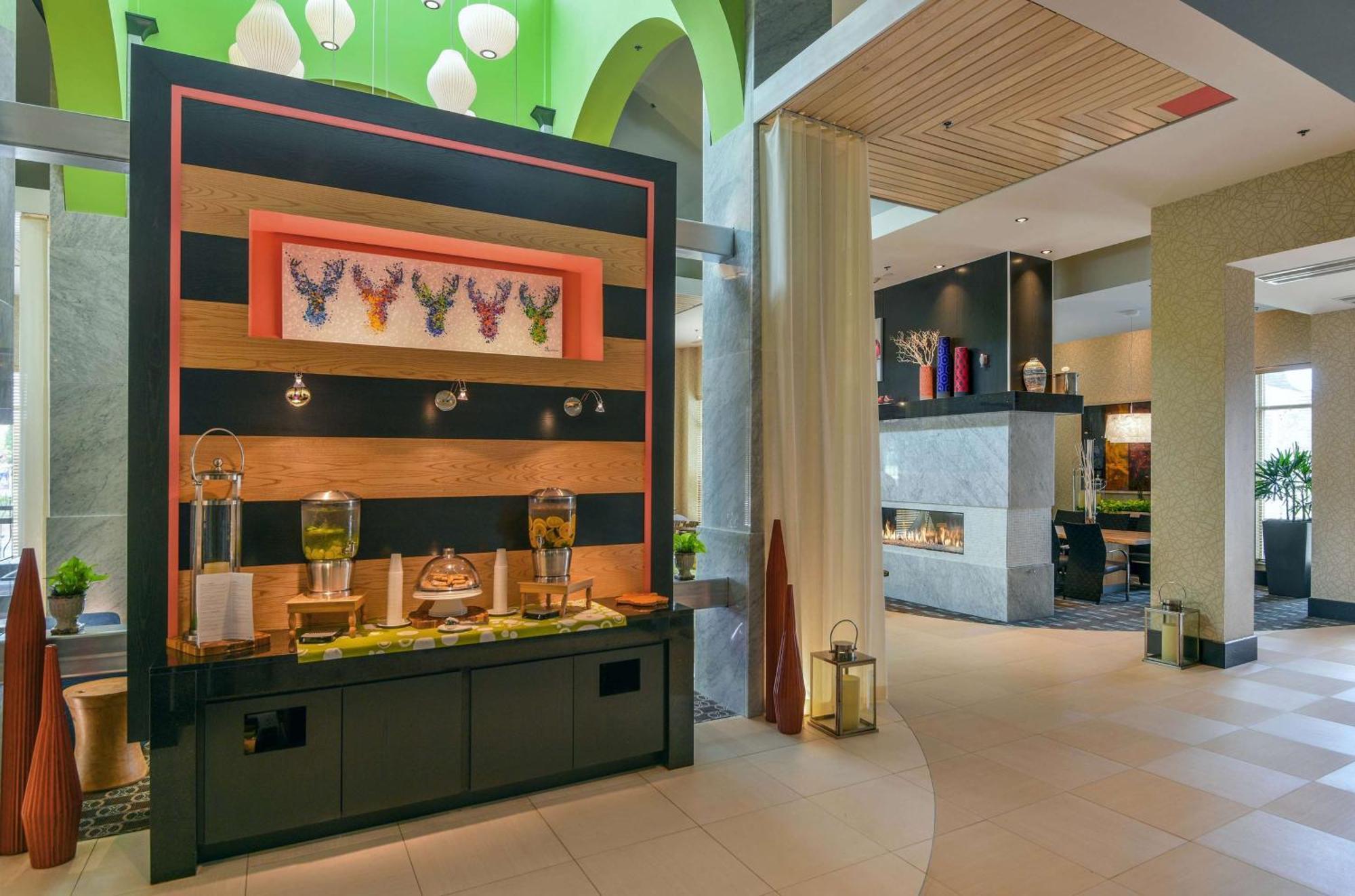 Hilton Garden Inn Raleigh/Crabtree Valley Zewnętrze zdjęcie
